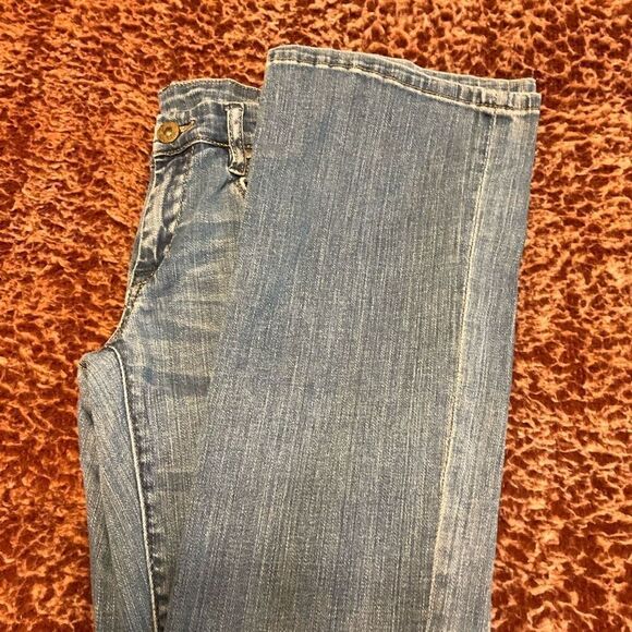 Blank NYC 5 Pocket Jeans. Boot Cut. size 28. Distressed - Picture 5 of 15